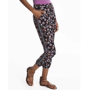 New White House Black Market Floral CropKnit‎ Pants Size Medium